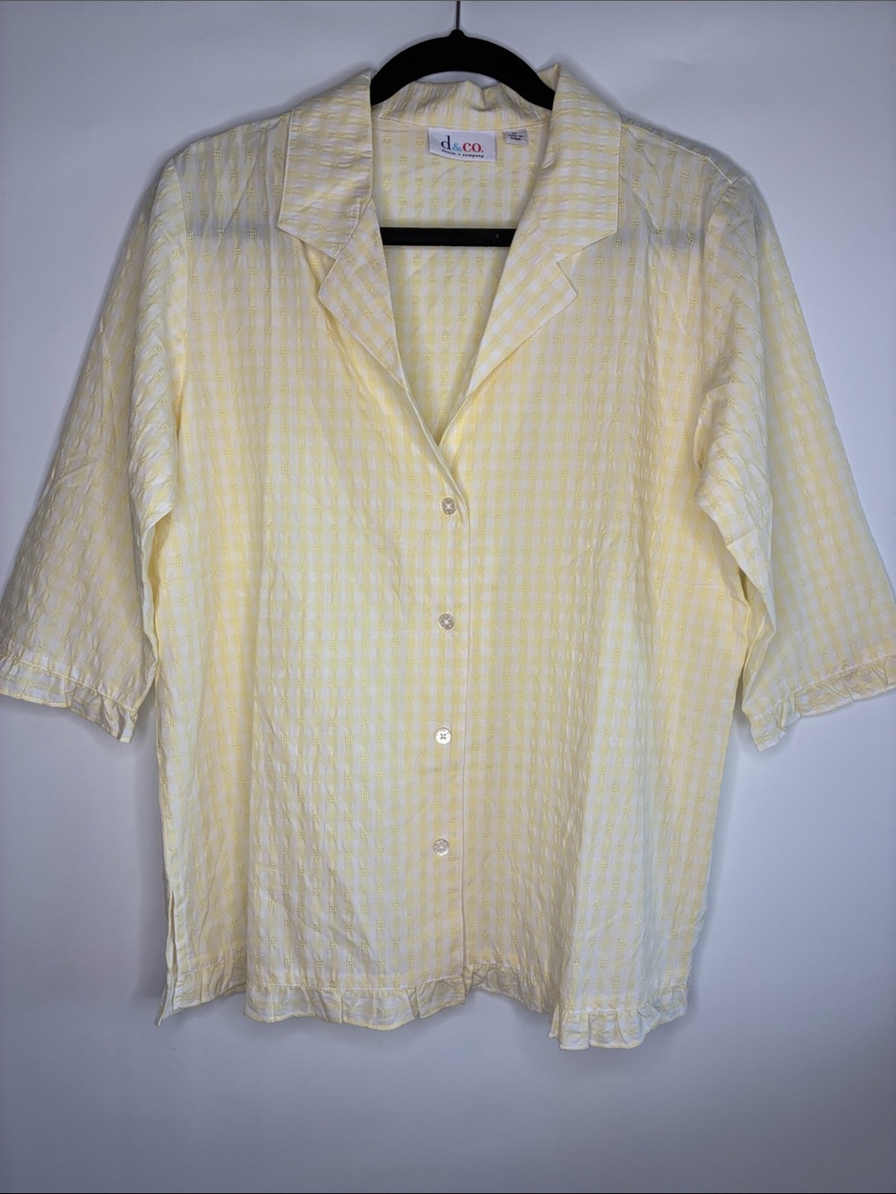 d&co Pale Yellow Short-Sleeve Button Down Shirt with Ruffled Hemline